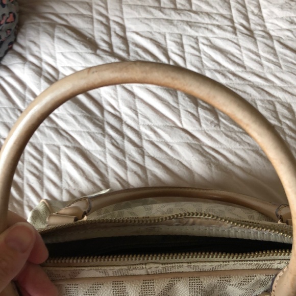 Micheal kors bag! - Picture 4 of 4